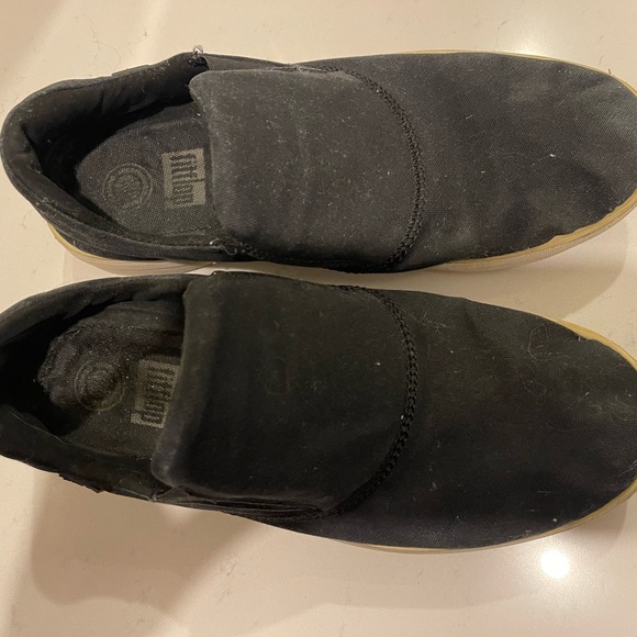 Fit flops black with white sole slip on shoe. - Picture 2 of 3